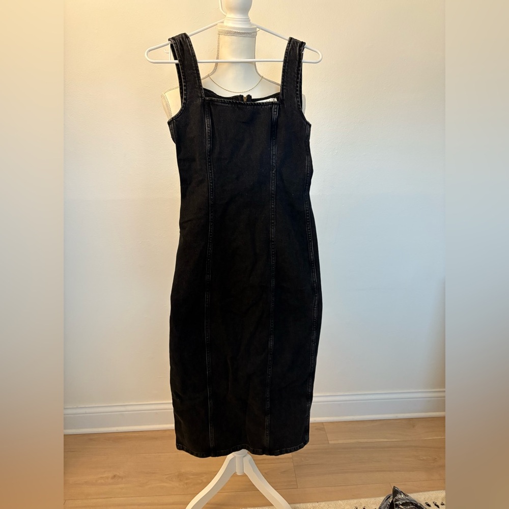 Abercrombie & Fitch Black Dress with Gold Zipper - Picture 5 of 7